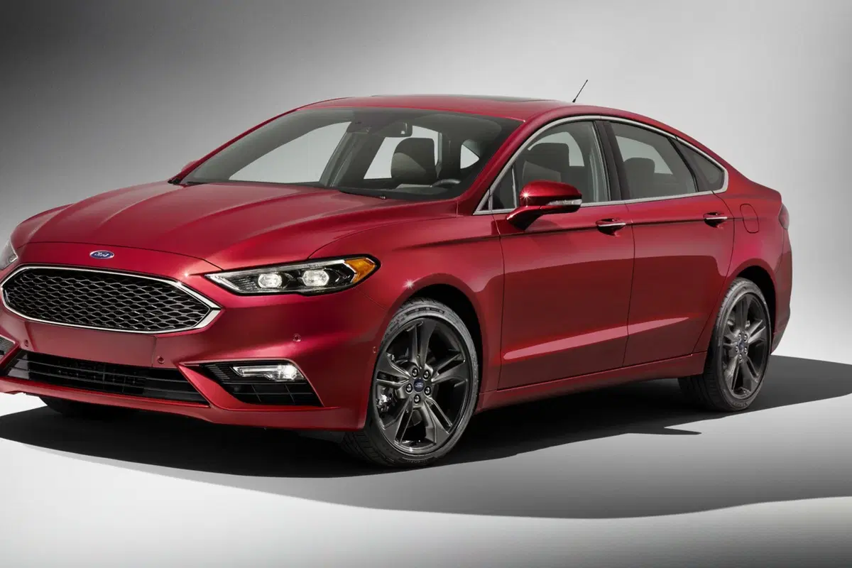 Ford Fusion restyling, ecco come cambierà la Mondeo (6)