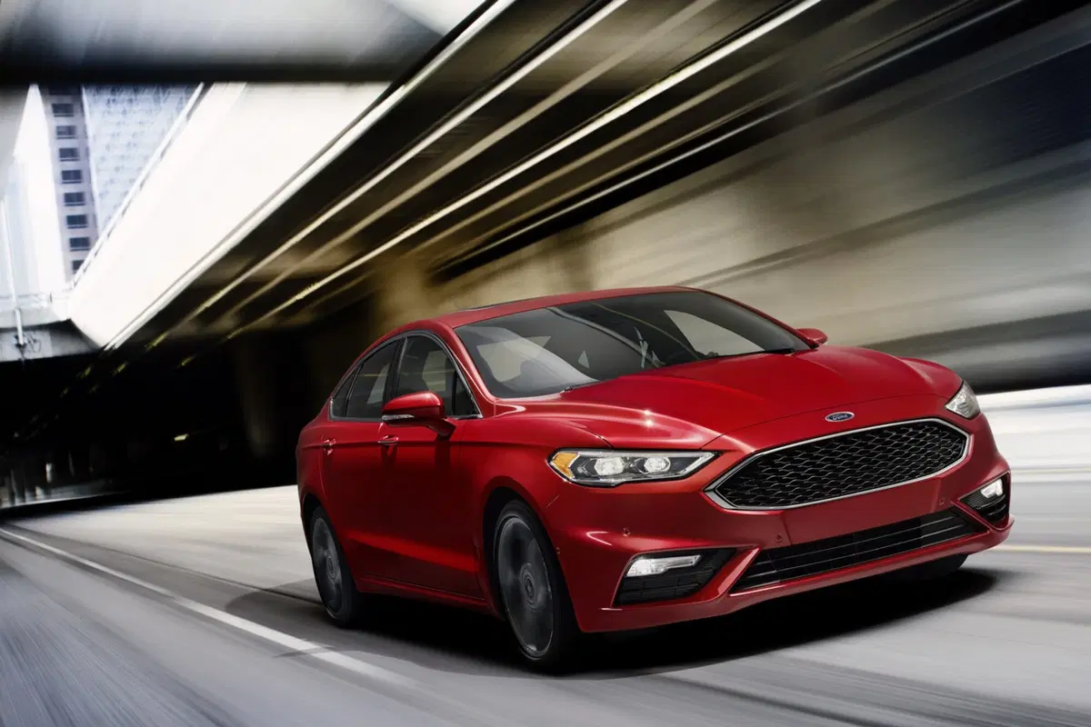 Ford Fusion restyling, ecco come cambierà la Mondeo (2)