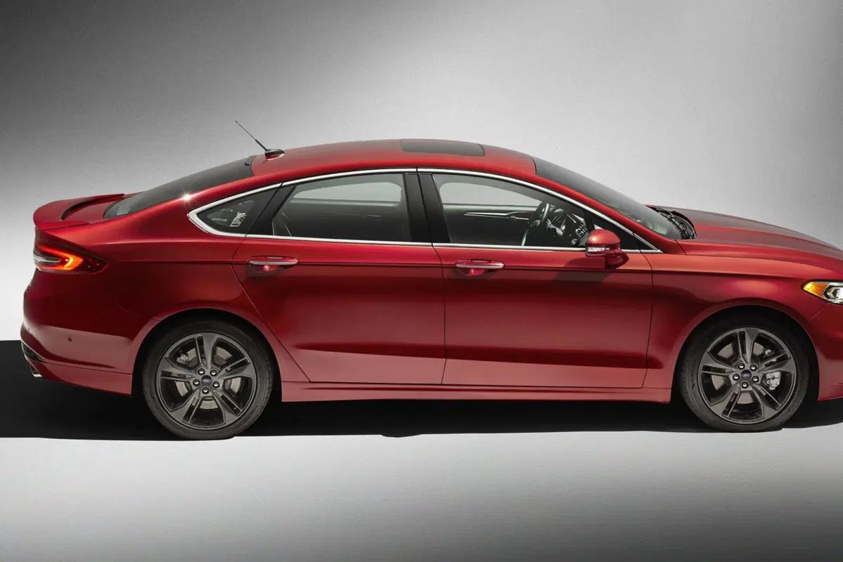 Ford Fusion restyling, ecco come cambierà la Mondeo (8)