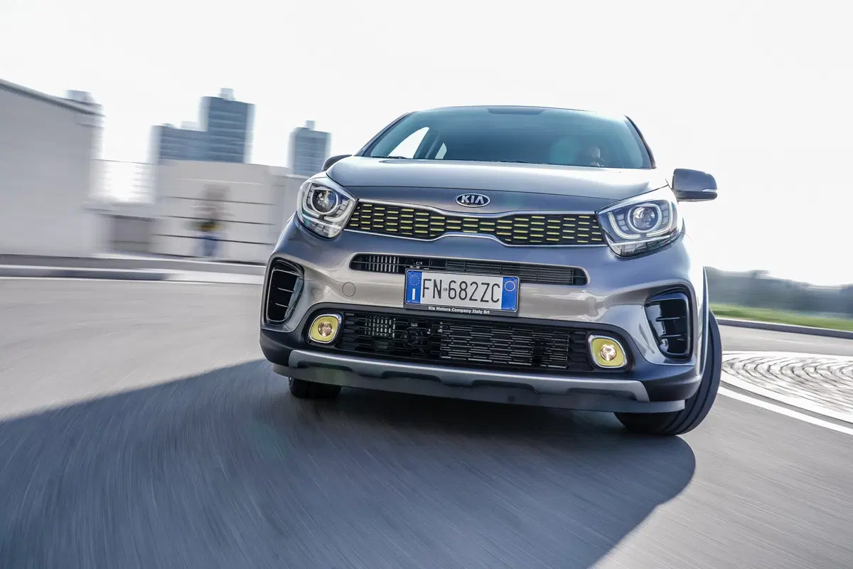 Kia Picanto XLine, motore da 100 CV e stile da crossover [Video] (8)