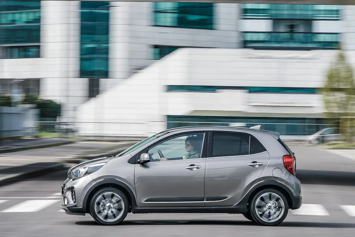Kia Picanto XLine, motore da 100 CV e stile da crossover [Video] (10)