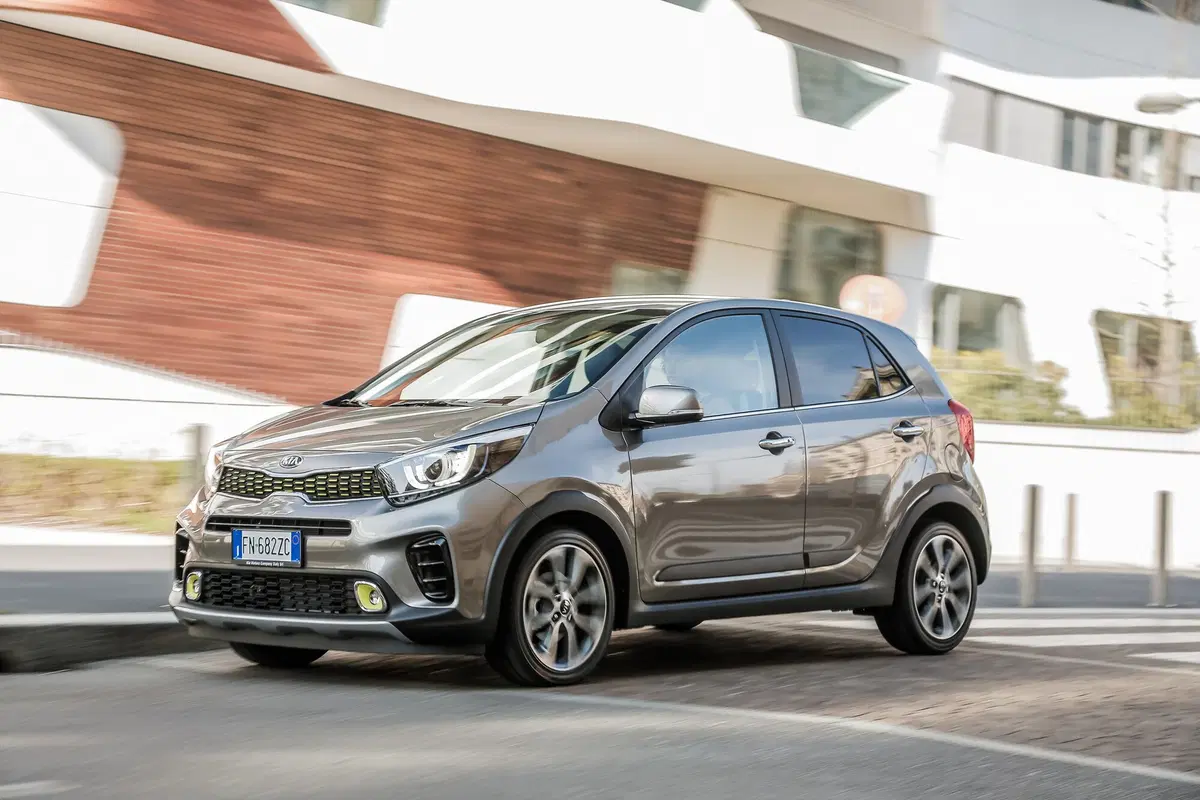 Kia Picanto XLine, motore da 100 CV e stile da crossover [Video] (12)