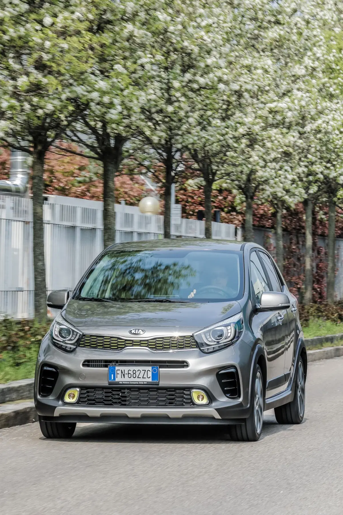 Kia Picanto XLine, motore da 100 CV e stile da crossover [Video] (4)