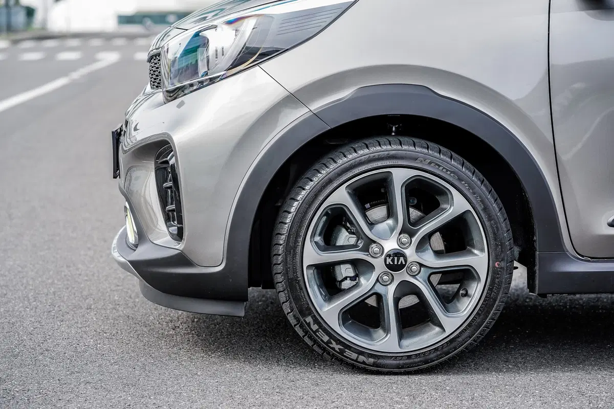 Kia Picanto XLine, motore da 100 CV e stile da crossover [Video] (9)