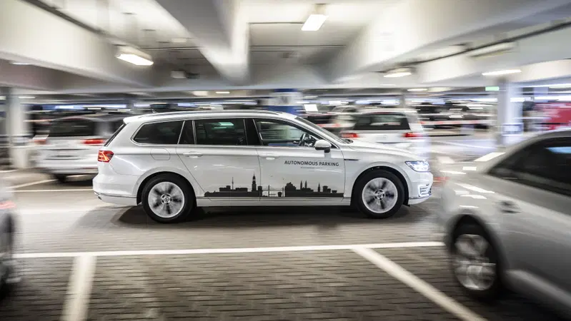 Volkswagen Autonomous Parking, al via l'era della guida autonoma [Video]