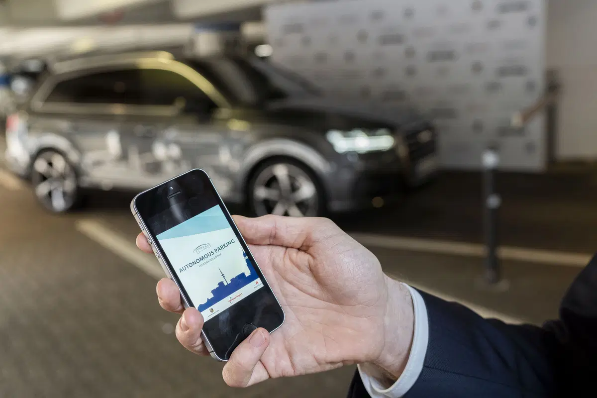 Volkswagen Autonomous Parking, al via l'era della guida autonoma  (6)