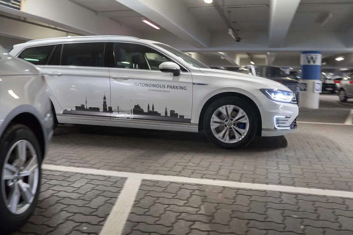 Volkswagen Autonomous Parking, al via l'era della guida autonoma  (9)