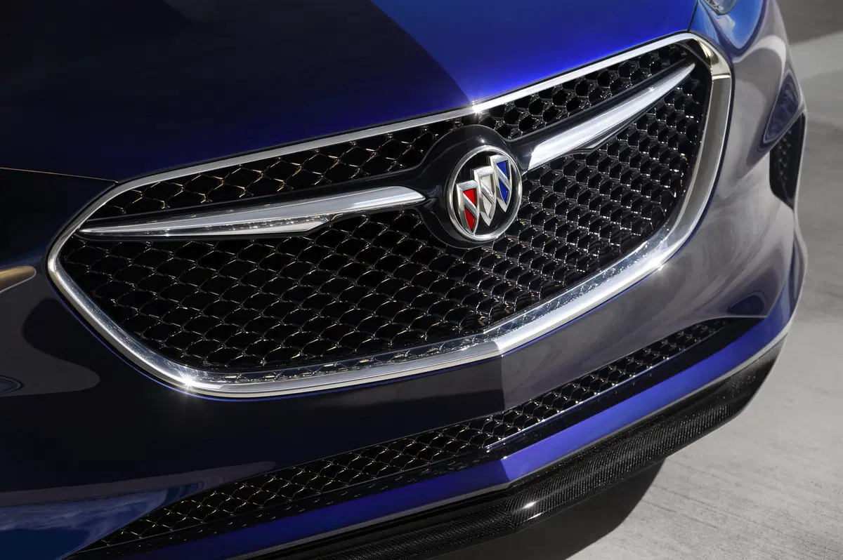 Buick Avista (7)