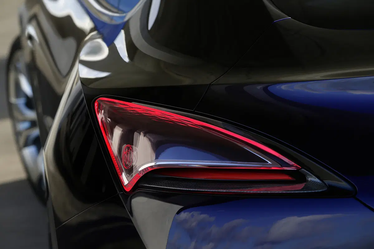 Buick Avista (13)