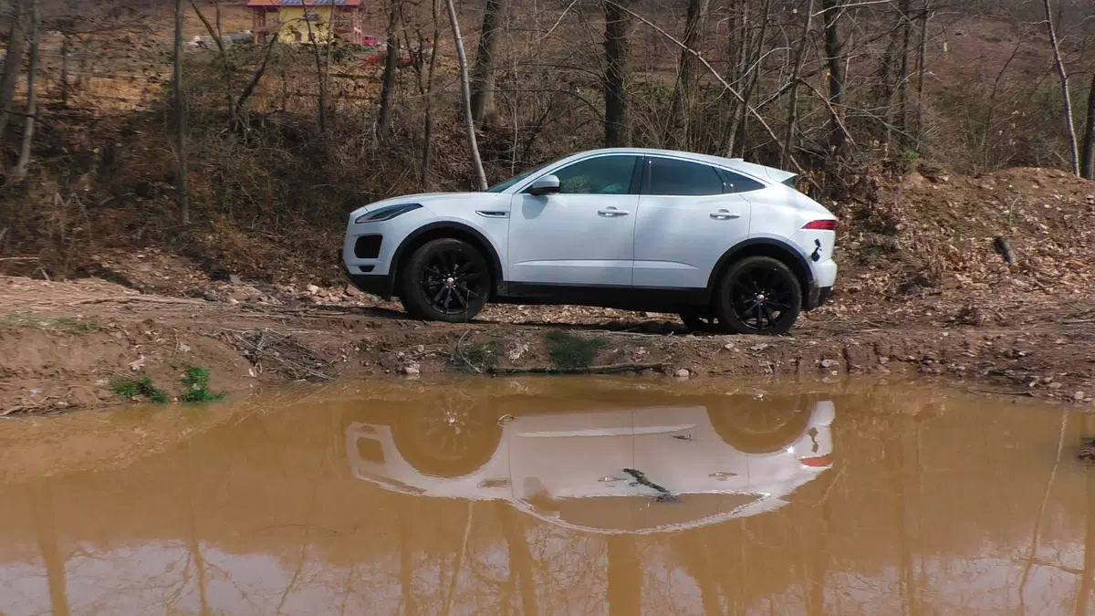 Jaguar E-Pace, Come va in... Fuoristrada [Video] (2)