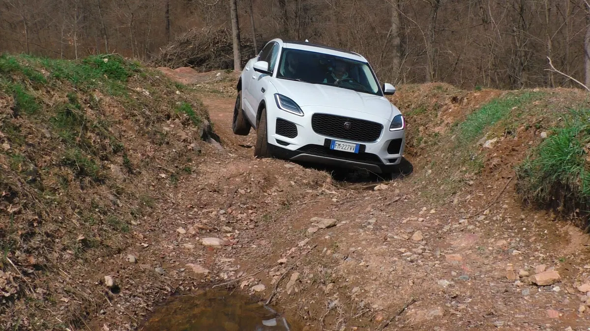 Jaguar E-Pace, Come va in... Fuoristrada [Video] (7)