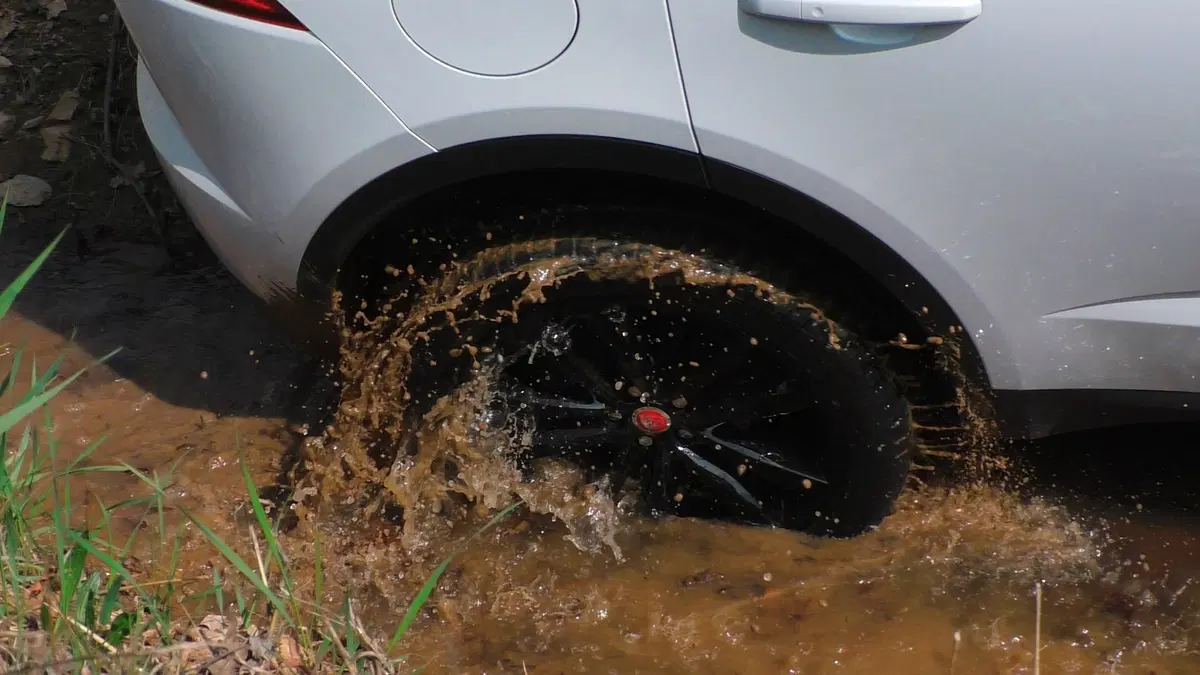 Jaguar E-Pace, Come va in... Fuoristrada [Video] (12)