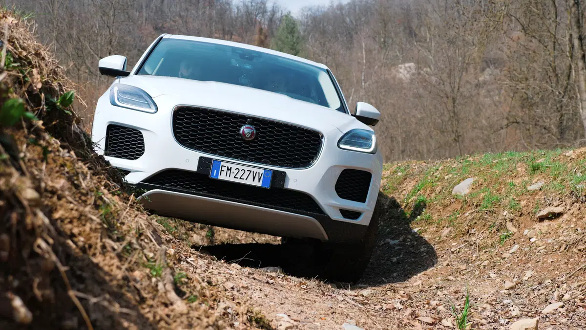 Jaguar E-Pace, Come va in... Fuoristrada [Video] (9)