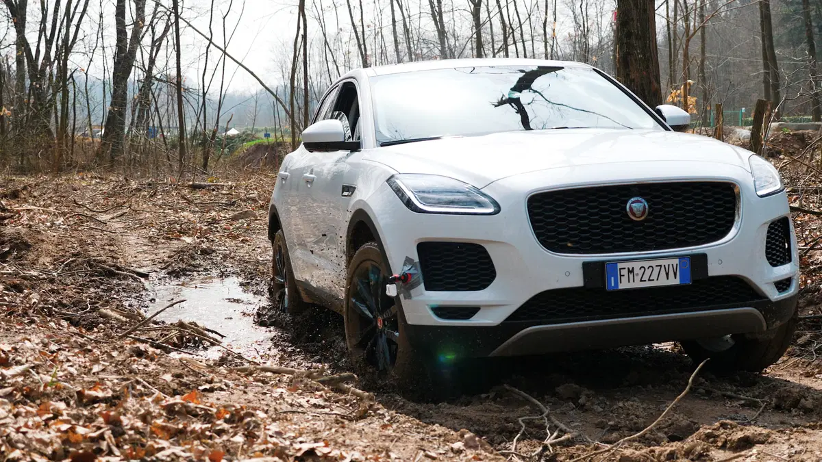 Jaguar E-Pace, Come va in... Fuoristrada [Video] (16)