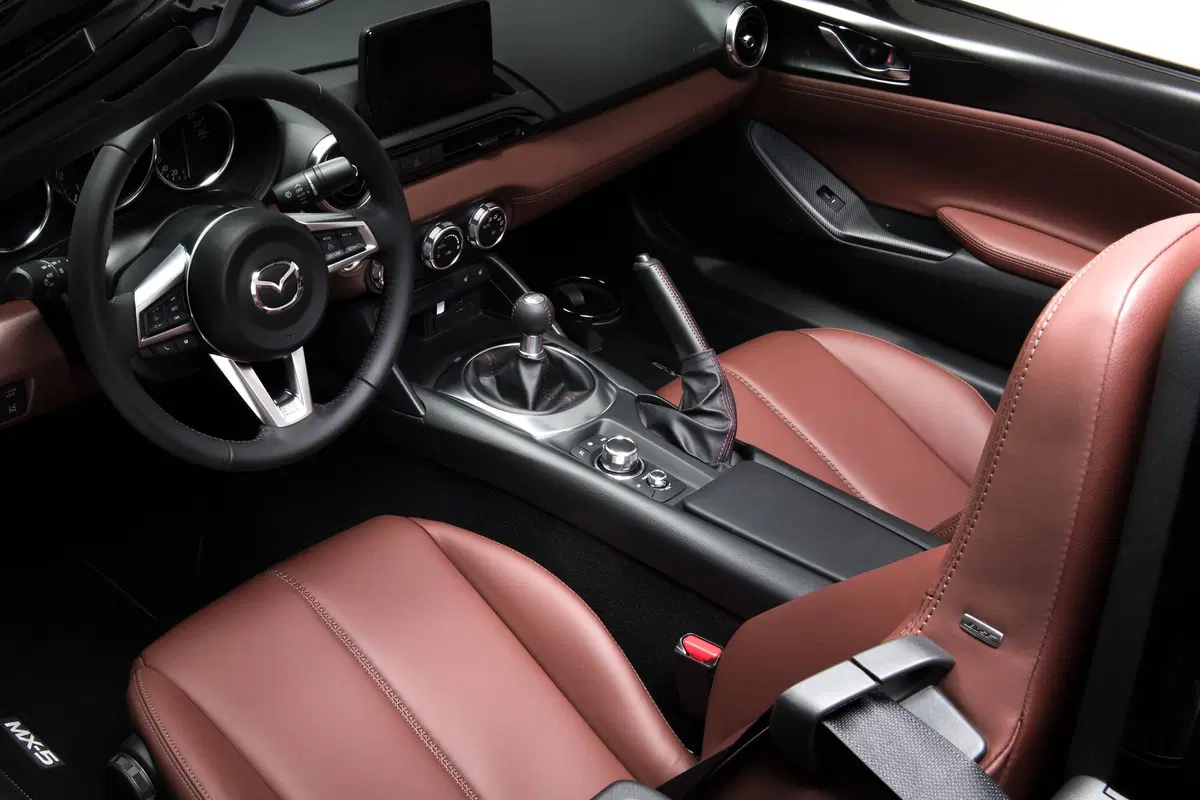 Mazda MX-5 Grand Tour, la “viaggiatrice” (9)