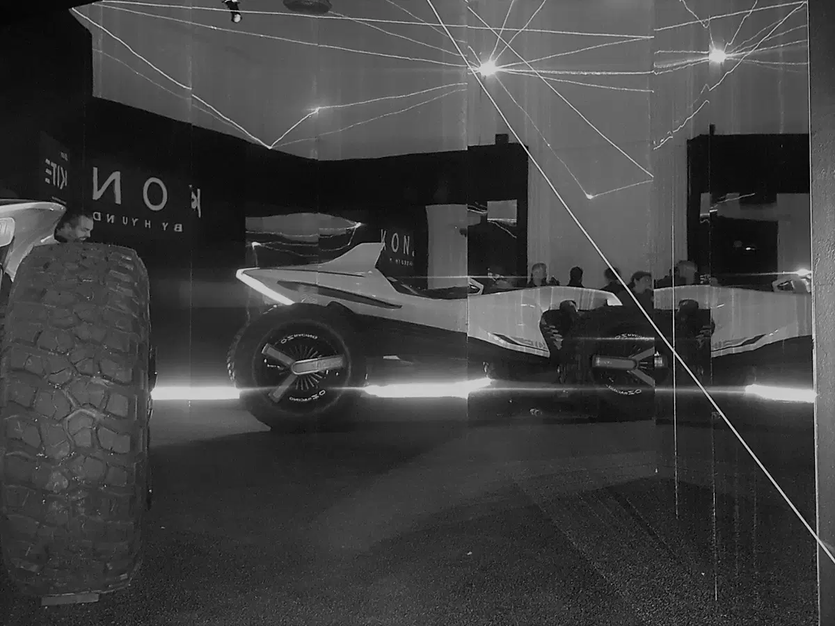 Milano Design Week 2018, Fuorisalone: le luci della Energy Zone Hyundai su Kona Electric (8)