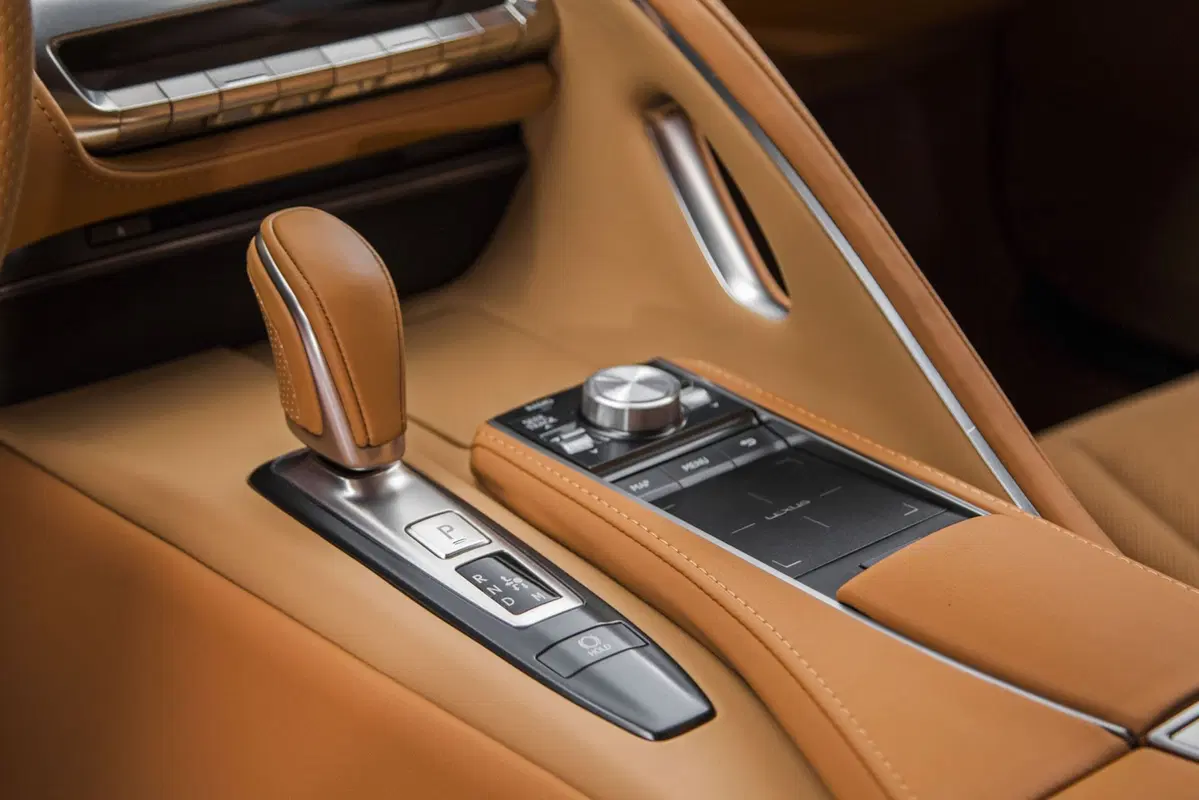 Lexus LC 500: sembra un concept, ma la Coupé V8 è diventata realtà (20)