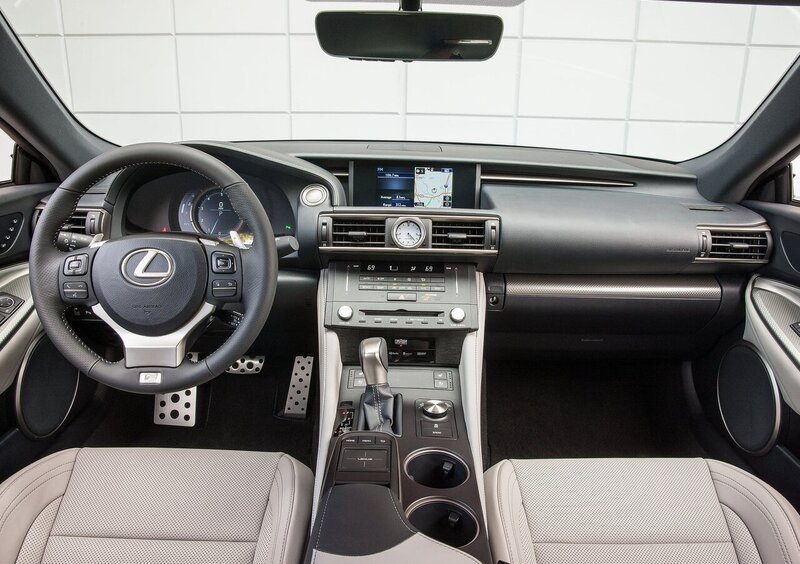 Lexus RC (2015->>) (11)