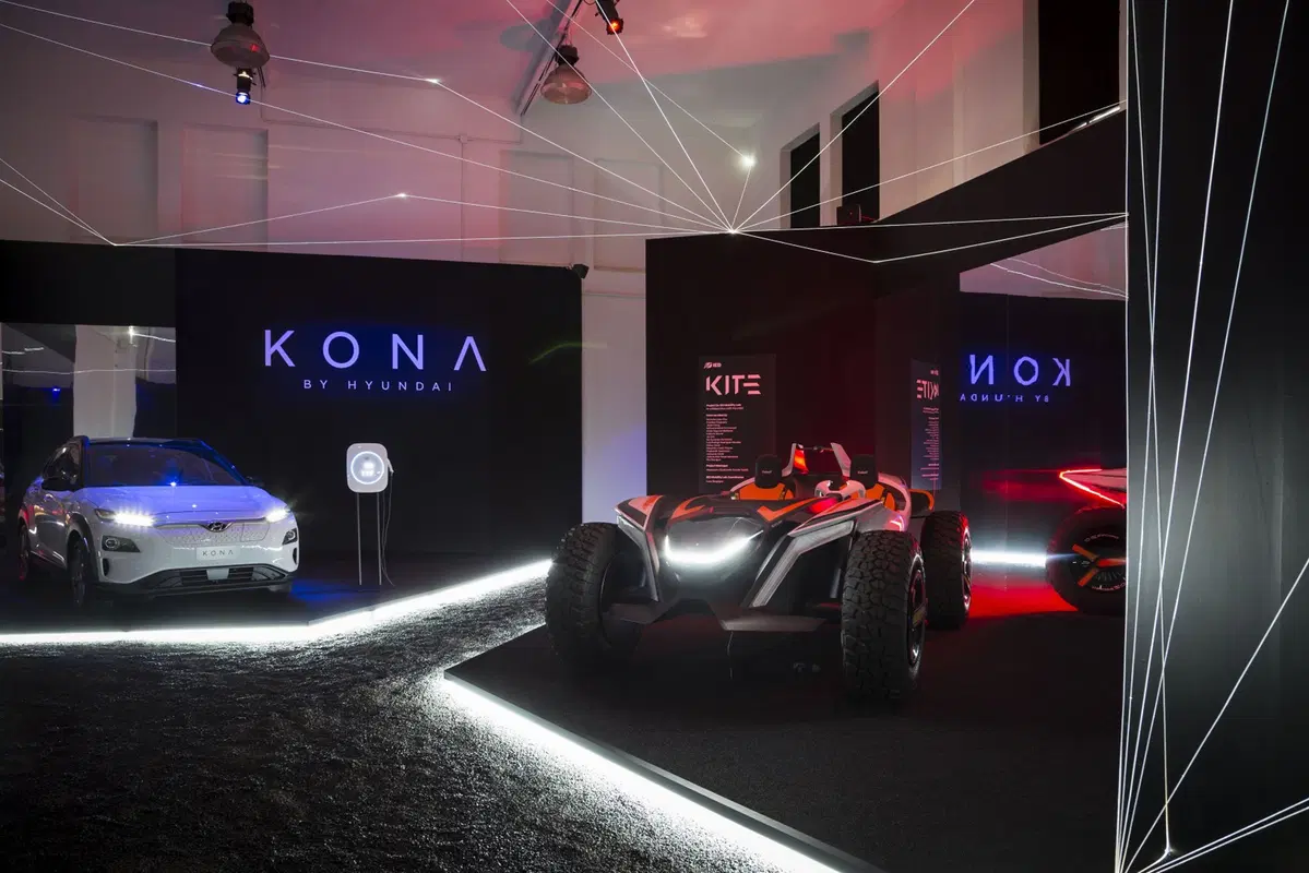 Milano Design Week 2018, Fuorisalone: le luci della Energy Zone Hyundai su Kona Electric (11)