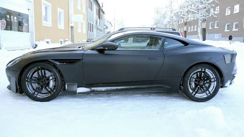 Aston Martin, la nuova Vanquish si chiamer&agrave; DBS Superleggera