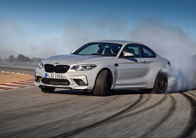 BMW M2 Competition, la Serie 2 Coup&eacute; da 410 CV