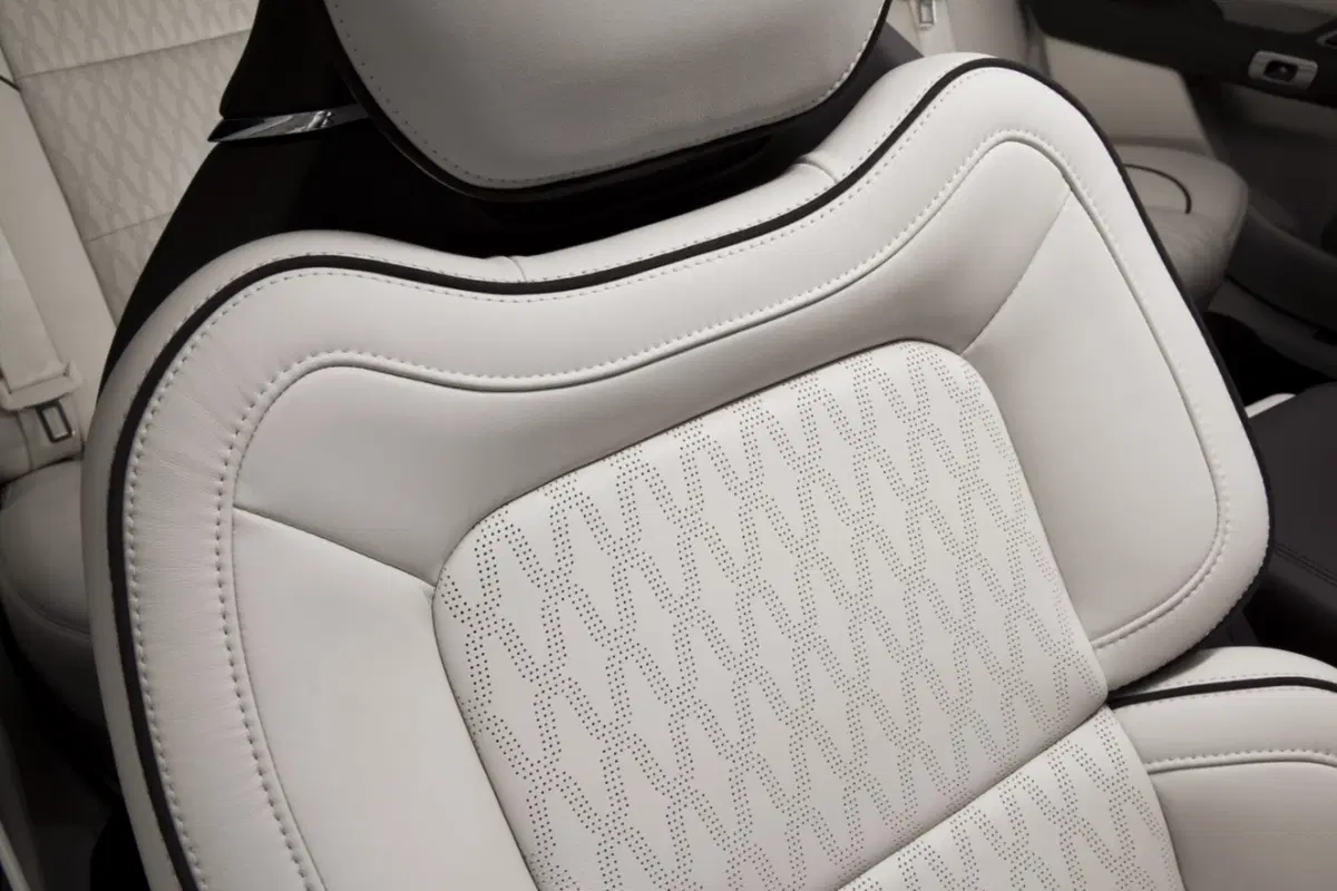 Lincoln Continental 2017 (14)