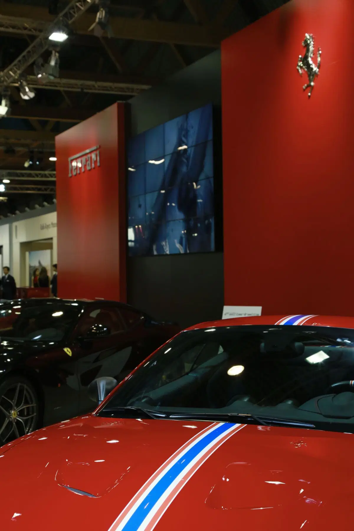Ferrari California T, il “Tailor Made” celebra la 24 Ore di Spa (8)