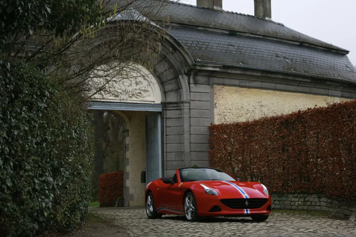 Ferrari California T, il “Tailor Made” celebra la 24 Ore di Spa (11)