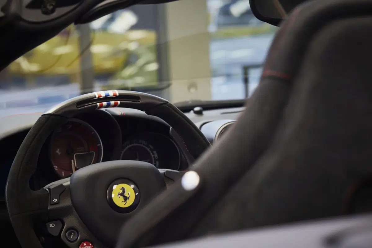 Ferrari California T, il “Tailor Made” celebra la 24 Ore di Spa (14)