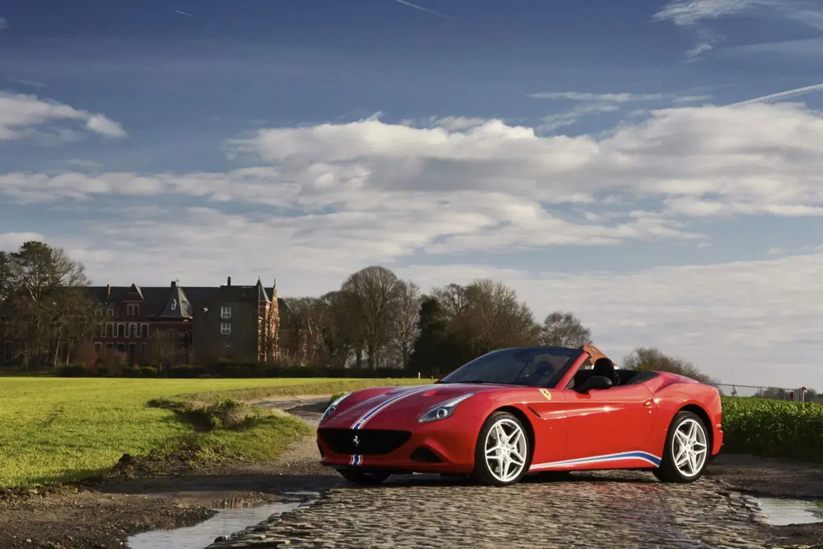 Ferrari California T, il “Tailor Made” celebra la 24 Ore di Spa (5)