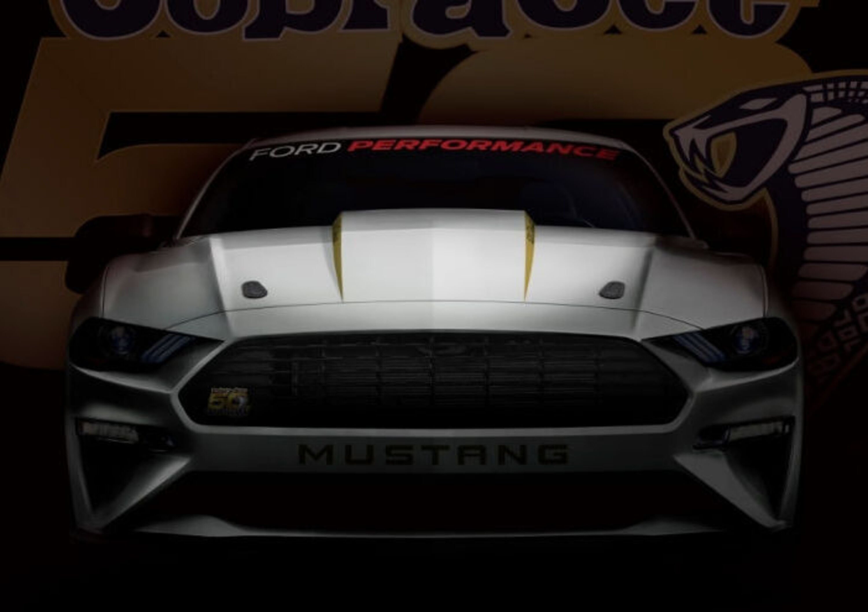 Ford Mustang Cobra Jet: per il 50-esimo la pi&ugrave; veloce di sempre a uso drag-race