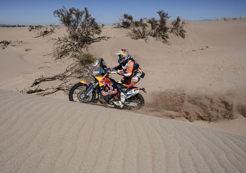 Dakar 2016. Live Day 10: vincono Peterhansel (Peugeot) e Svitko (KTM)