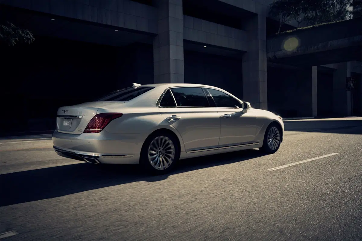 Genesis G90: l'ammiraglia della nuova era coreana (7)