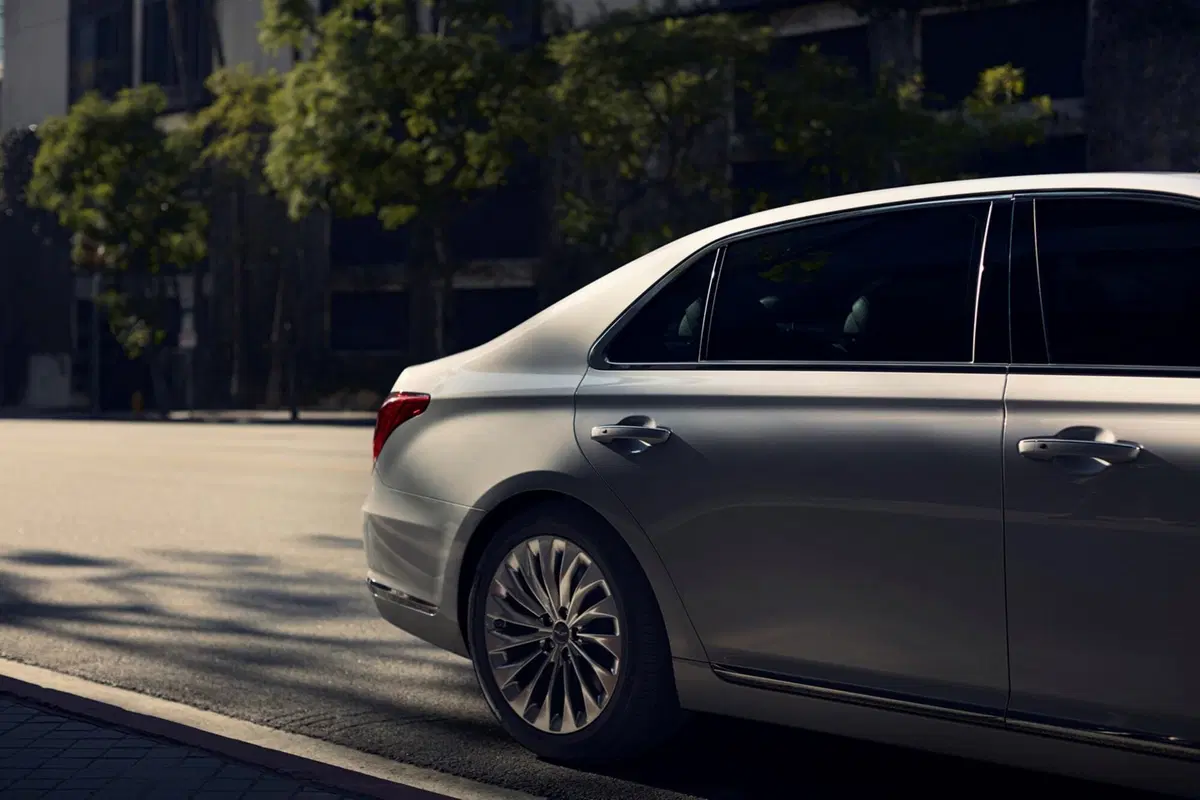 Genesis G90: l'ammiraglia della nuova era coreana (12)