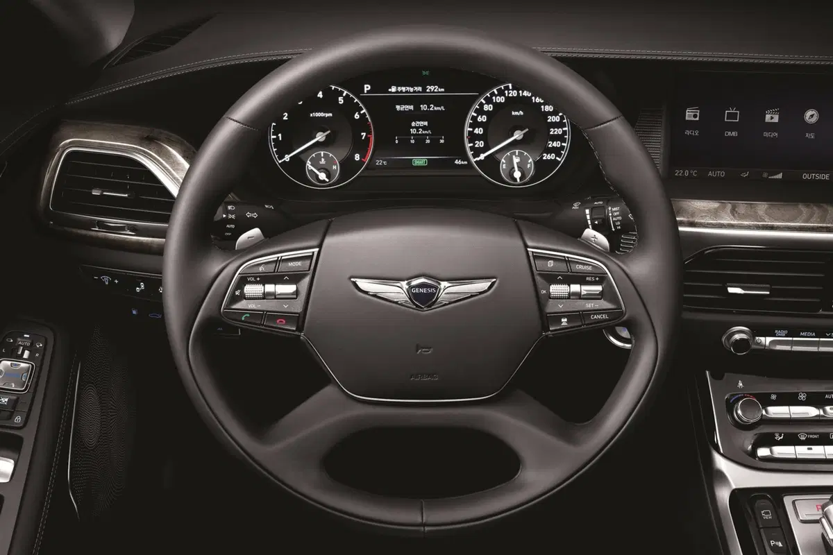 Genesis G90: l'ammiraglia della nuova era coreana (14)