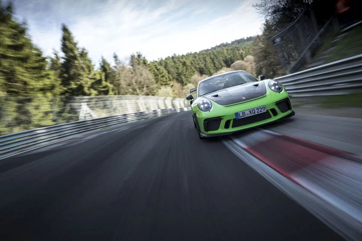 Porsche 911 GT3 RS: l'onboard del record al Nurburgring [Video] (2)