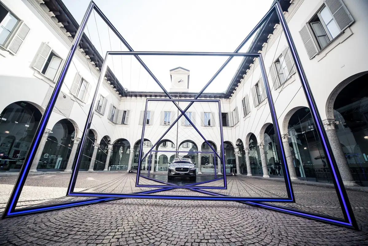 Milano Design Week 2018, Fuorisalone: Jaguar e Ian Callum mostrano nuove prospettive di mobilità elettrica (7)