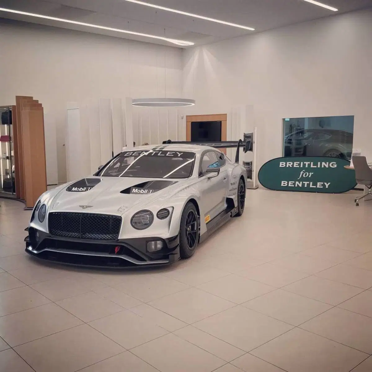 Nuova Bentley Continental GT: debutto tricolore al Fuorisalone di Milano (2)