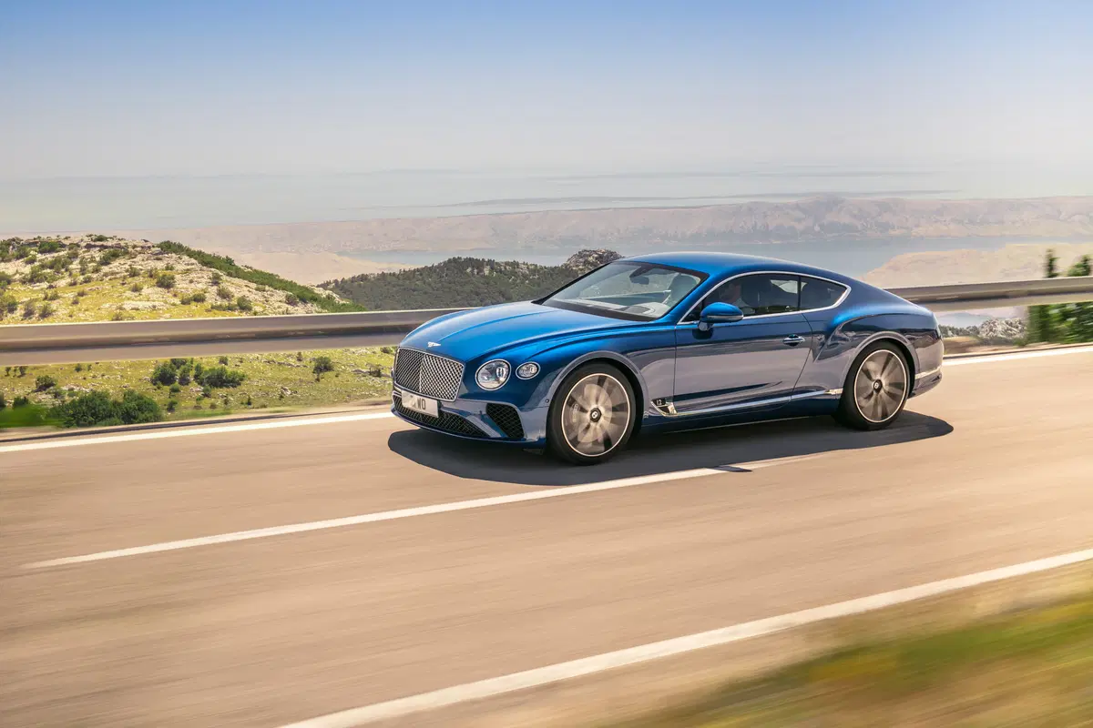 Nuova Bentley Continental GT: debutto tricolore al Fuorisalone di Milano (9)
