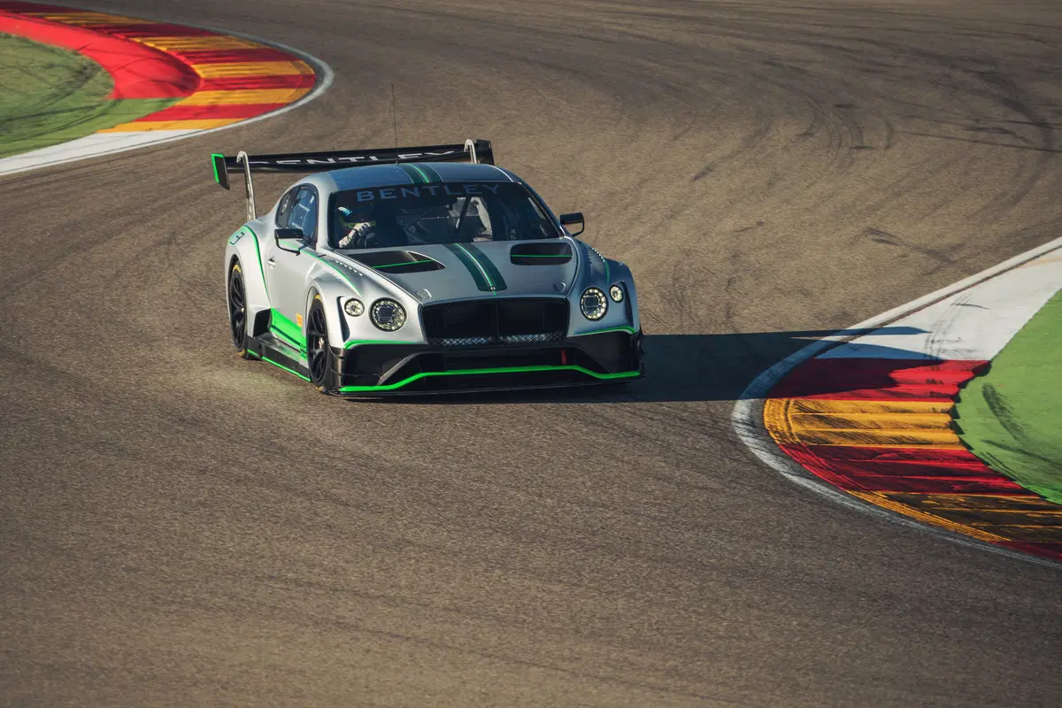 Nuova Bentley Continental GT: debutto tricolore al Fuorisalone di Milano (6)