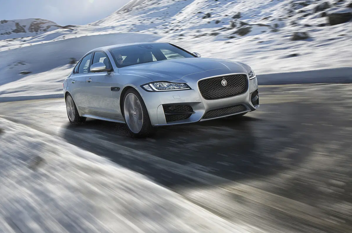 Jaguar XF, la trazione integrale ora è anche sul diesel (3)