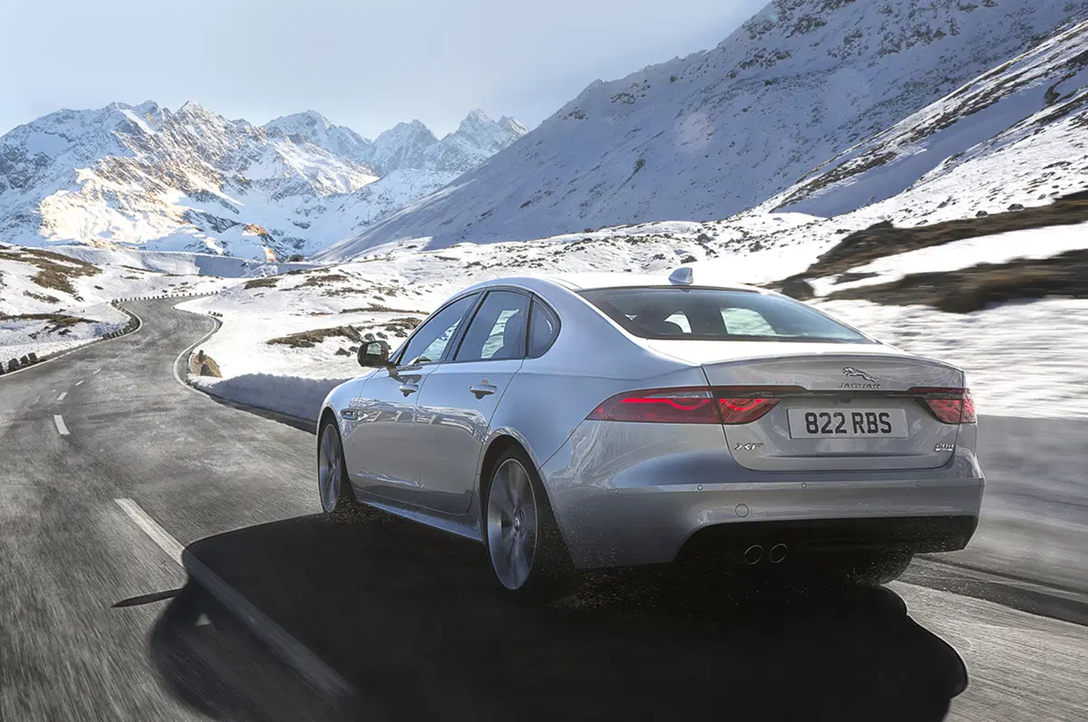 Jaguar XF, la trazione integrale ora è anche sul diesel (5)