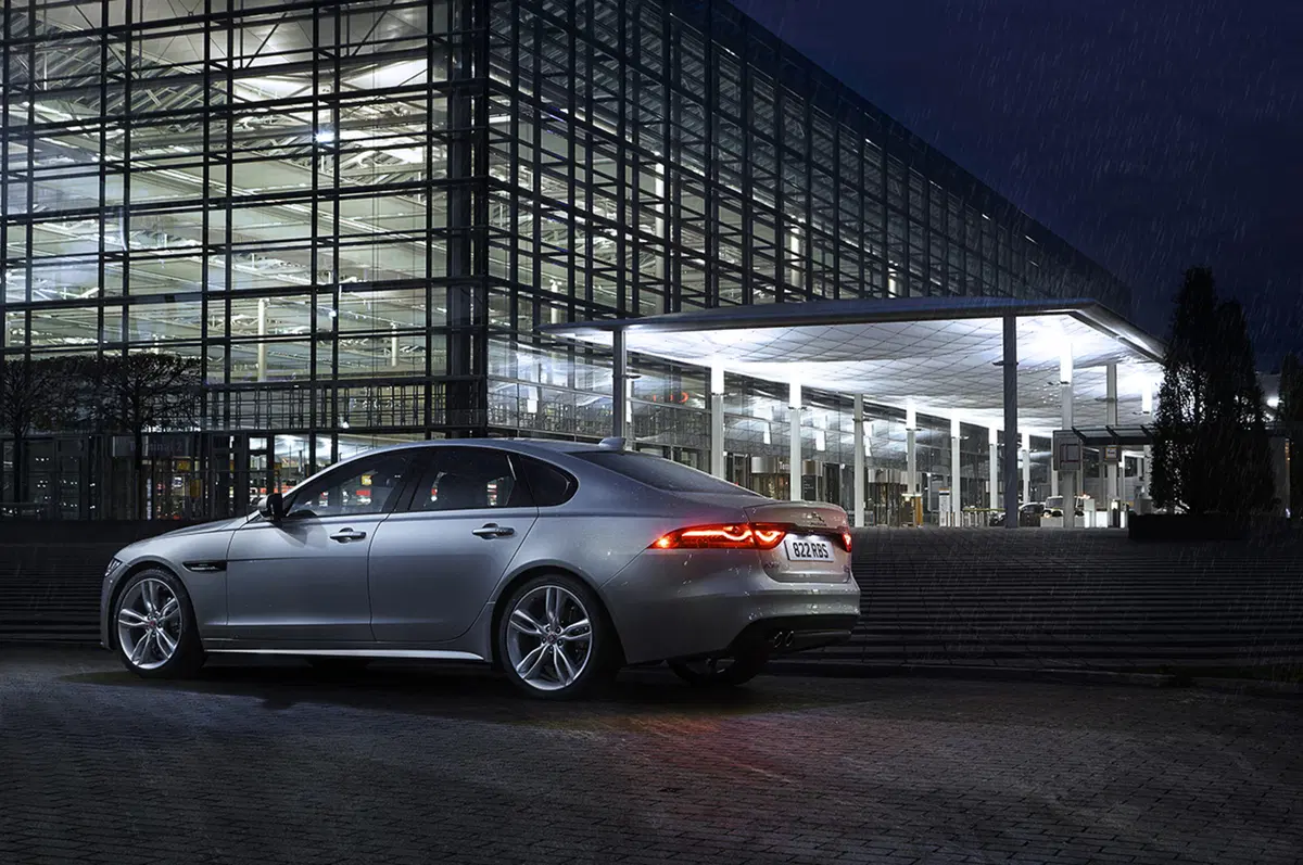 Jaguar XF, la trazione integrale ora è anche sul diesel (8)