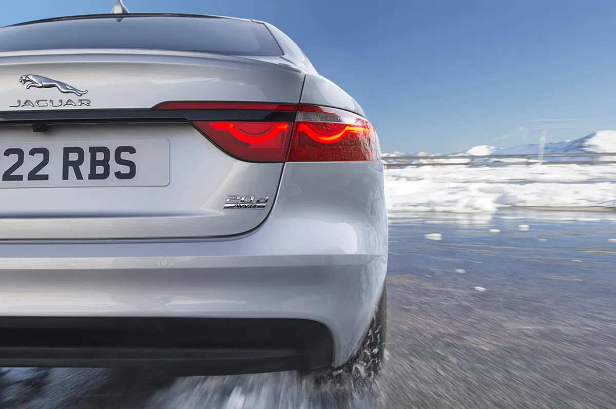 Jaguar XF, la trazione integrale ora è anche sul diesel
