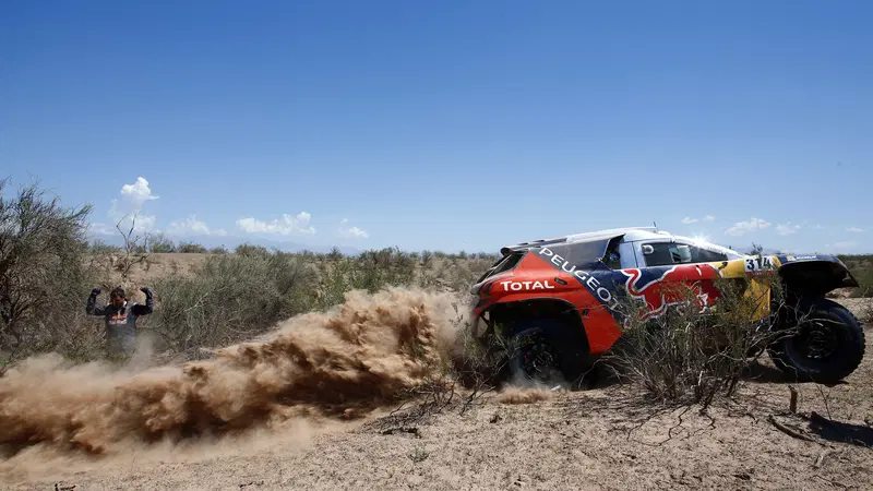 Dakar 2016 Peugeot.  Il Peterhansel 2008 DKR Show a La Rioja