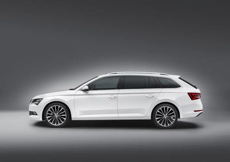 Skoda Superb Station Wagon (2015-24) (31)