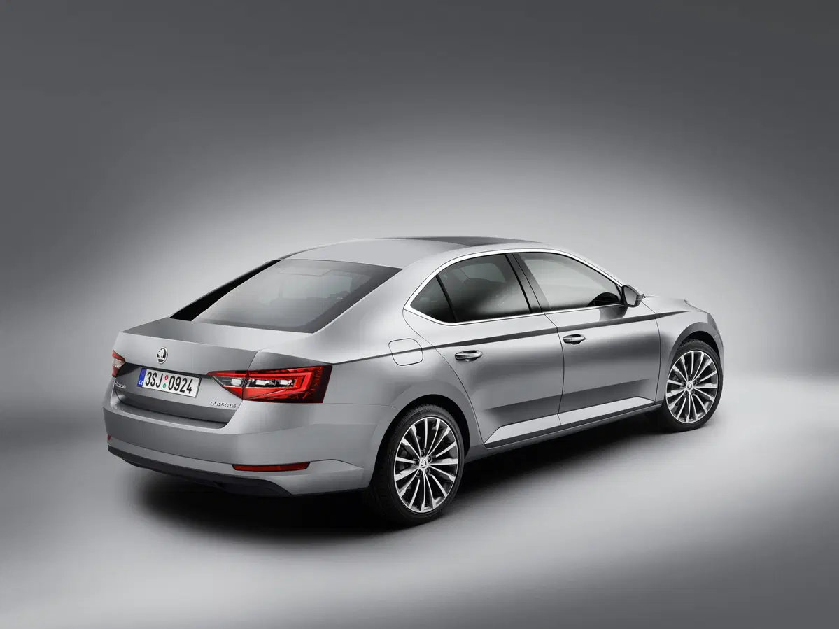 Skoda Superb 2.0 TDI EVO 150 CV SCR DSG SportLine (28)