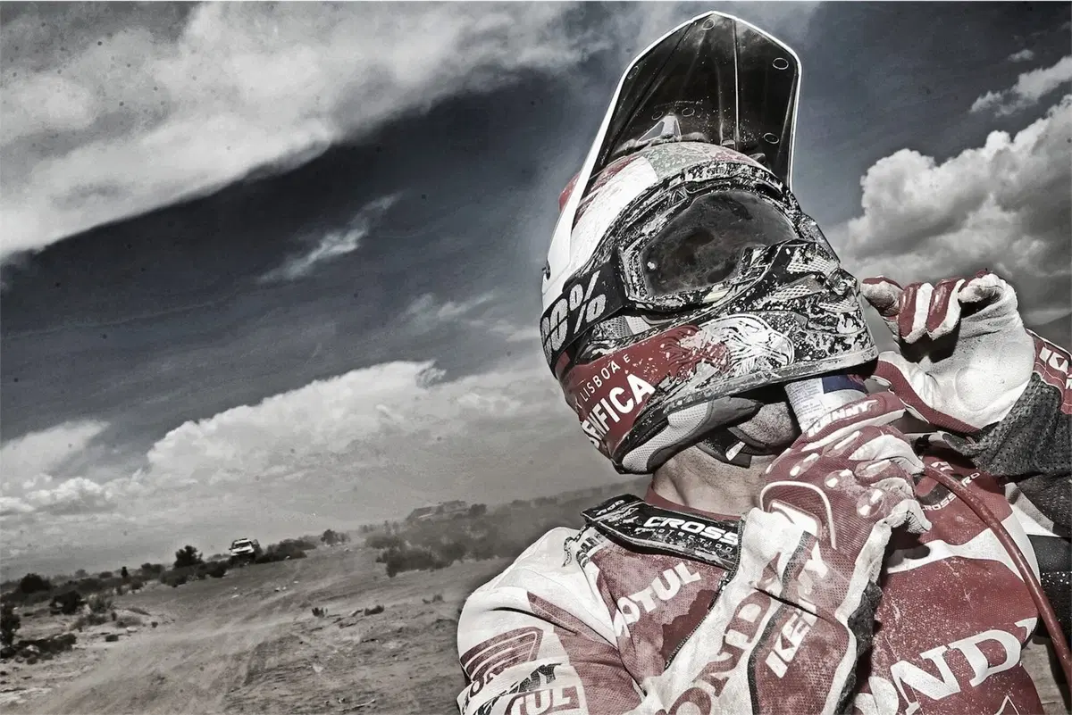 Dakar 2016. Il volo di Svitko (KTM) e Peterhansel (Peugeot)