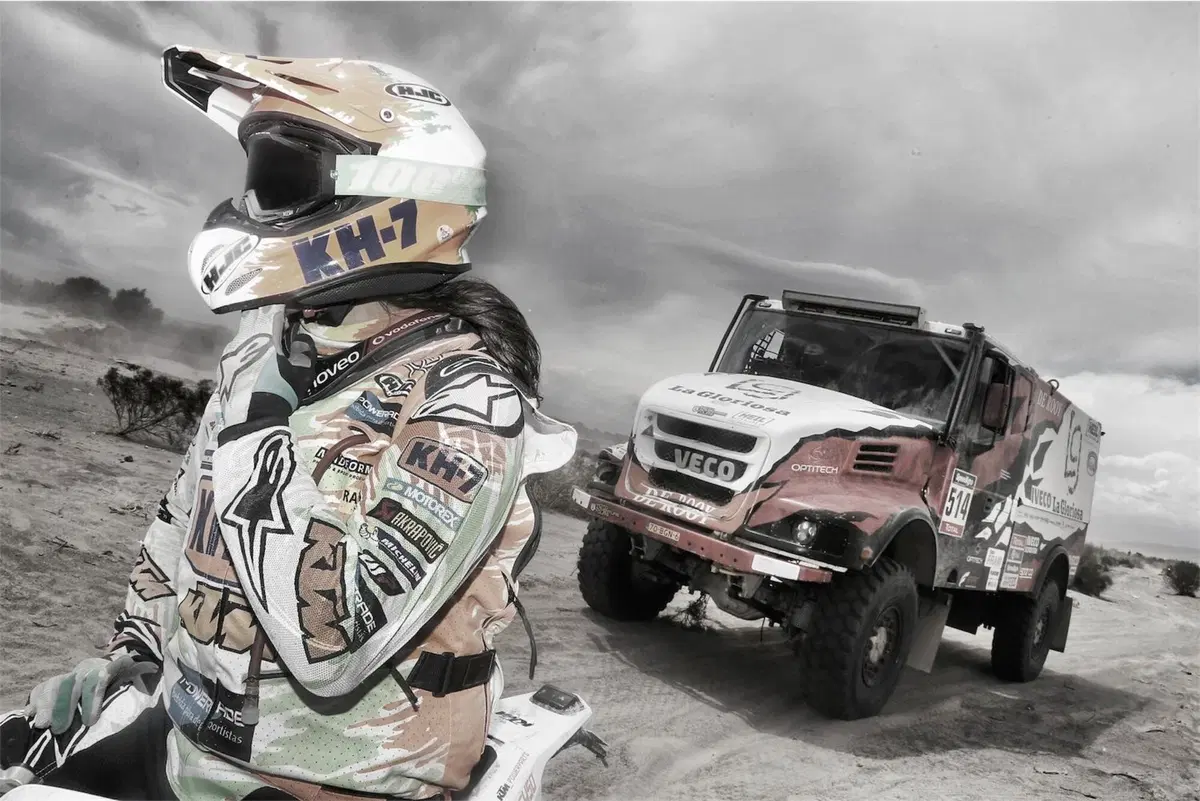 Dakar 2016. Il volo di Svitko (KTM) e Peterhansel (Peugeot) (7)