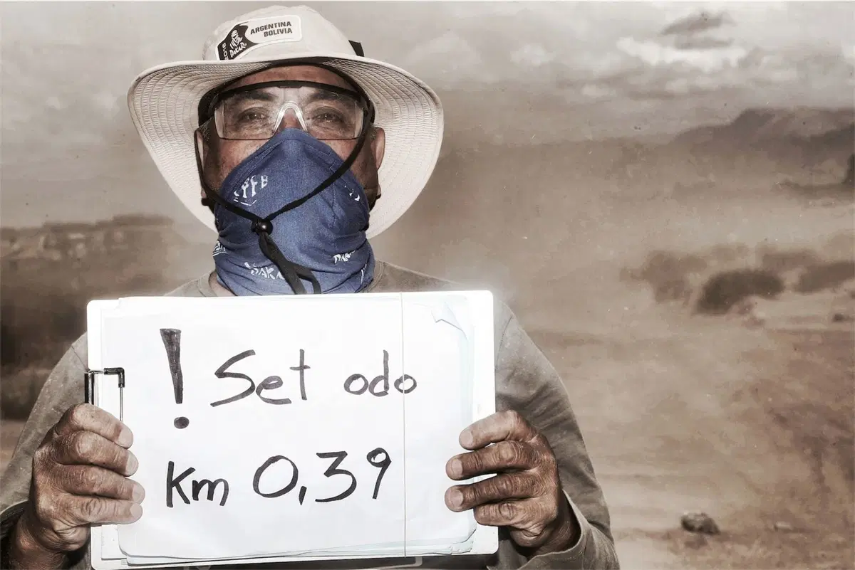 Dakar 2016. Il volo di Svitko (KTM) e Peterhansel (Peugeot) (16)